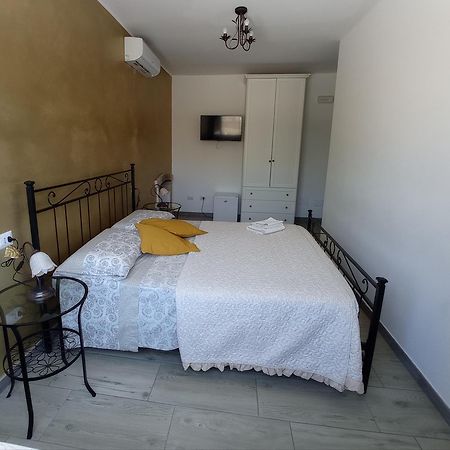 Bed&Breakfast Villa Nora Куарту-Сант'Элена Экстерьер фото