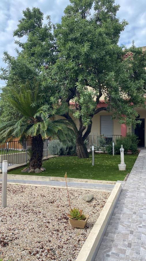 Bed&Breakfast Villa Nora Куарту-Сант'Элена Экстерьер фото