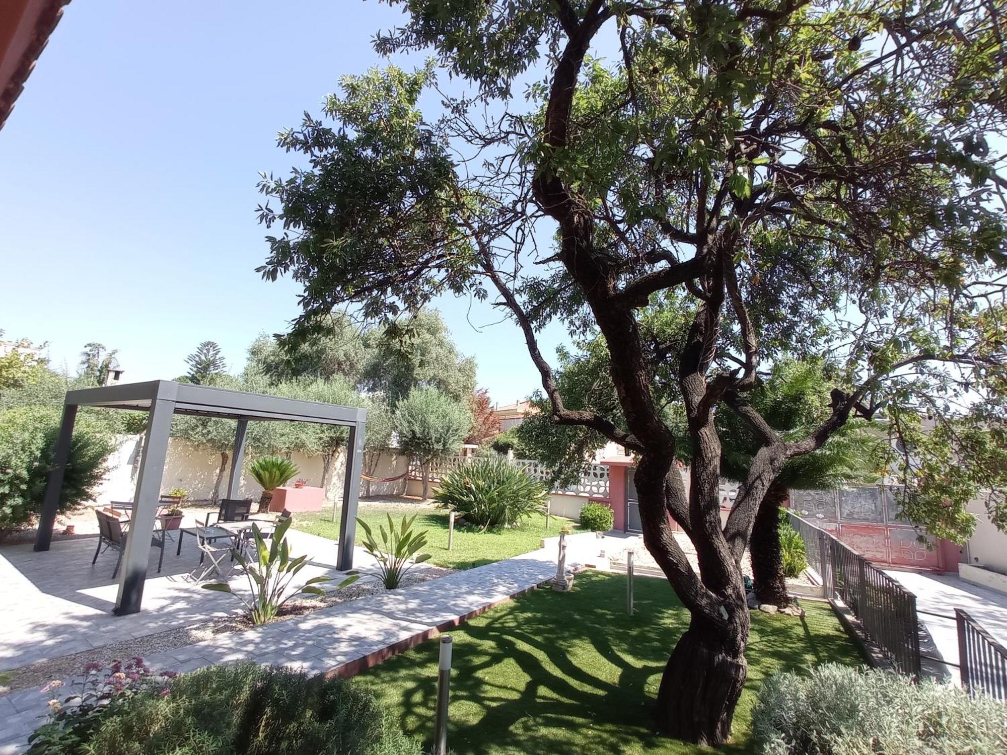 Bed&Breakfast Villa Nora Куарту-Сант'Элена Экстерьер фото