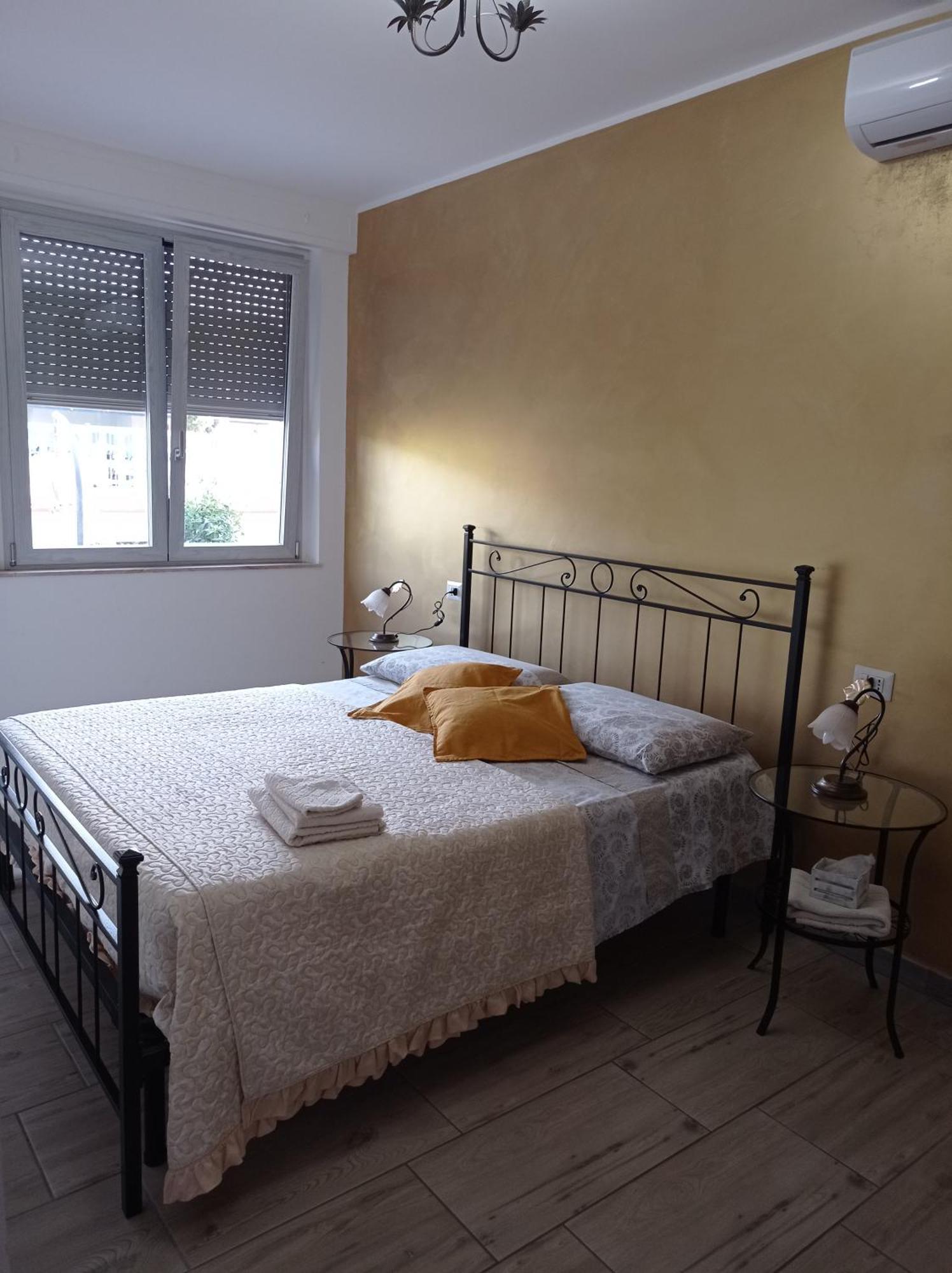Bed&Breakfast Villa Nora Куарту-Сант'Элена Экстерьер фото